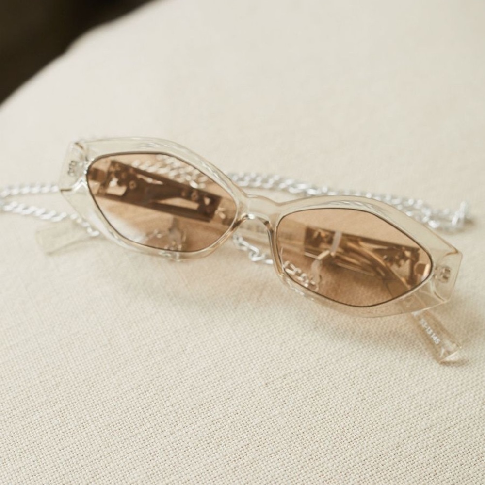 SOLD 💫 LE SPECS 🦋 Petit Panthère Cat-Eye Sunnies - Picture 1 of 6